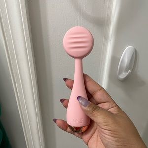 PMD CLean  - facial cleansing device